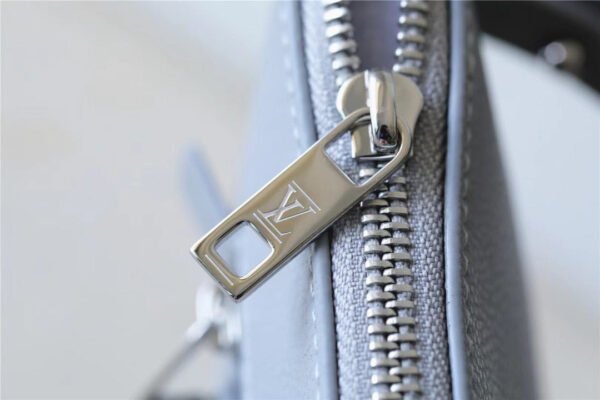 LV Pochette Ipad Grey Aerogram For Men, Wallet 30cm LV M81029