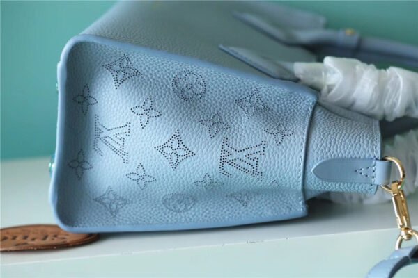 9f5db99c LV On My Side PM Mahina Bleu Nuage Blue For Women, Shoulder And Crossbody Bags 25cm/9.8in LV M59432