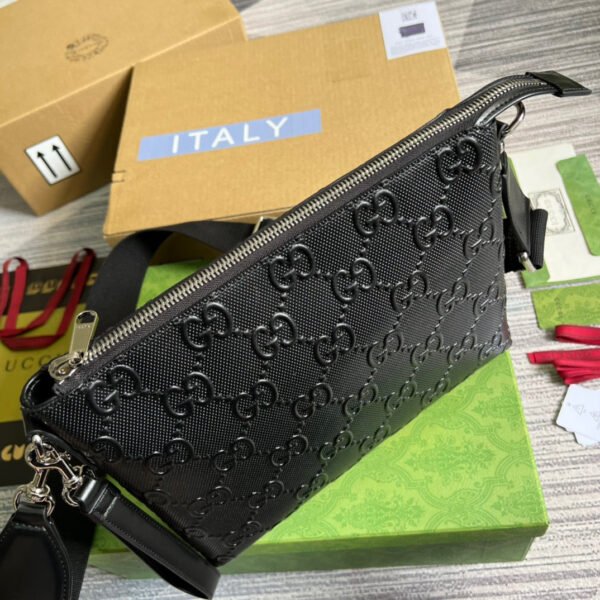 gg Embossed Medium Messenger Bag?Black gg Embossed For Men 12in/31cm gg 696009 1W3CN 1000