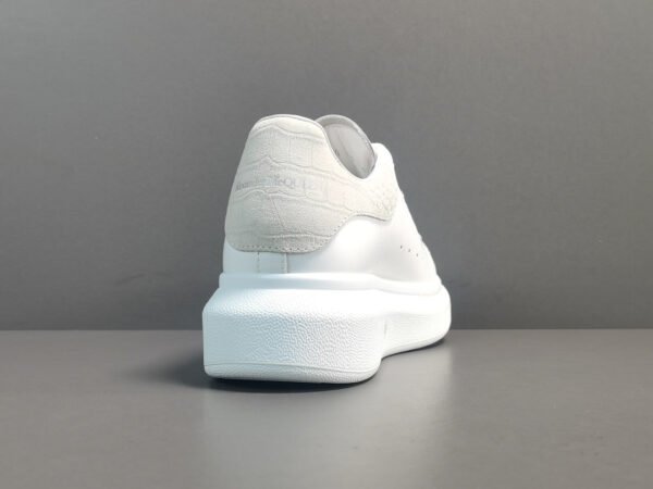 ALEXANDER MCQUEEN SNEAKERS x WHITE VANILLA