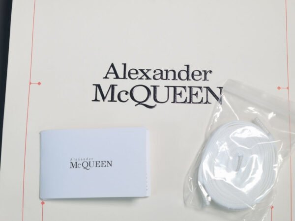 ALEXANDER MCQUEEN SNEAKERS x WHITE VANILLA