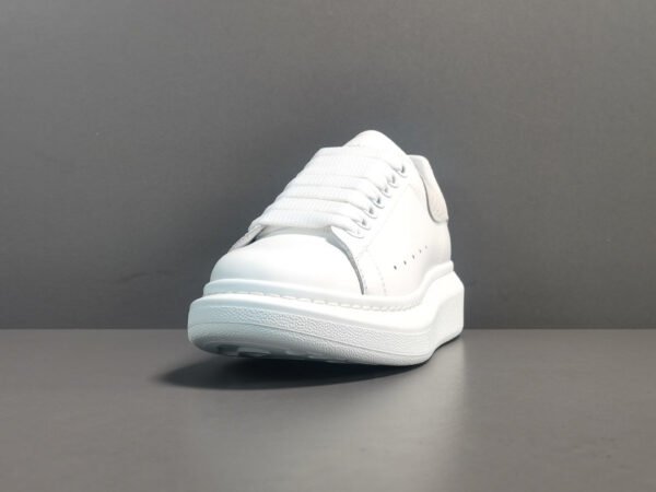 ALEXANDER MCQUEEN SNEAKERS x WHITE VANILLA
