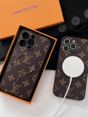 Lou MagSafe Classic iPhone Case