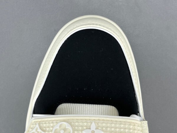 LOUIS VUITTON LV TRAINER SNEAKER