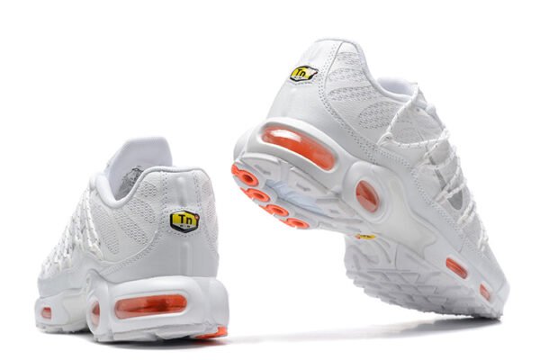 NIKE AIR MAX PLUS UTILITY SAFETY x ORANGE PURE PLATINUM