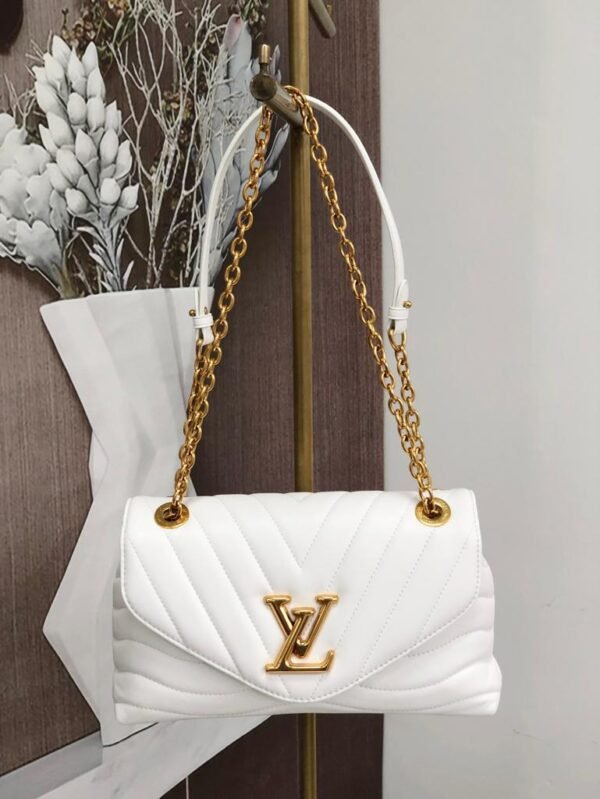 WhatsApp-Image-2022-02-21-at-13-50-19-9 LV New Wave Chain Bag White For Women, Shoulder And Crossbody Bags 9.4in/24cm LV M58549