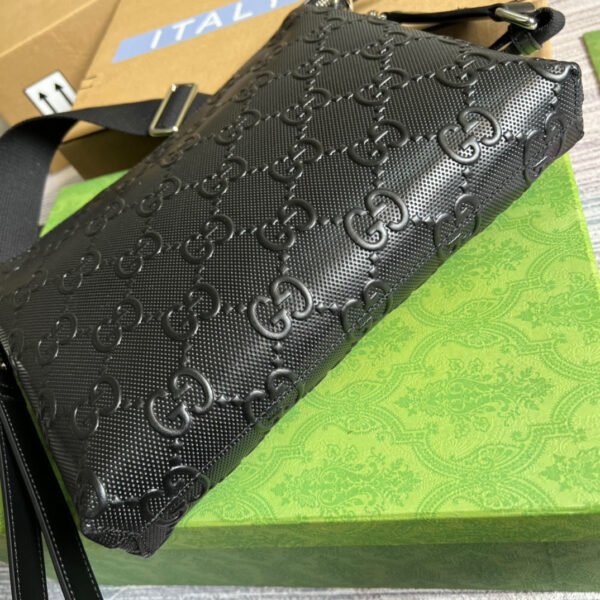 gg Embossed Medium Messenger Bag?Black gg Embossed For Men 12in/31cm gg 696009 1W3CN 1000