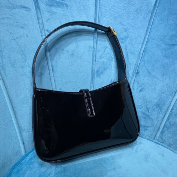 YSSL Le 5 ¨¤ 7 Hobo Bag In Smooth Noir For Women 9in/23cm YSL 6572280UF0W1000