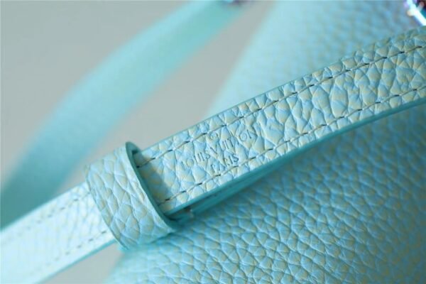 LV Twist MM Grain Blue For Women,  Shoulder And Crossbody Bags 9.1in/23cm LV M20694