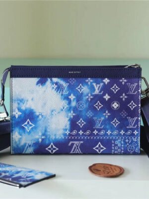 LV Gaston Wearable Wallet Monogram Blue For Men, Bags, Shoulder And Crossbody Bags 8.7in/22cm LV M81431