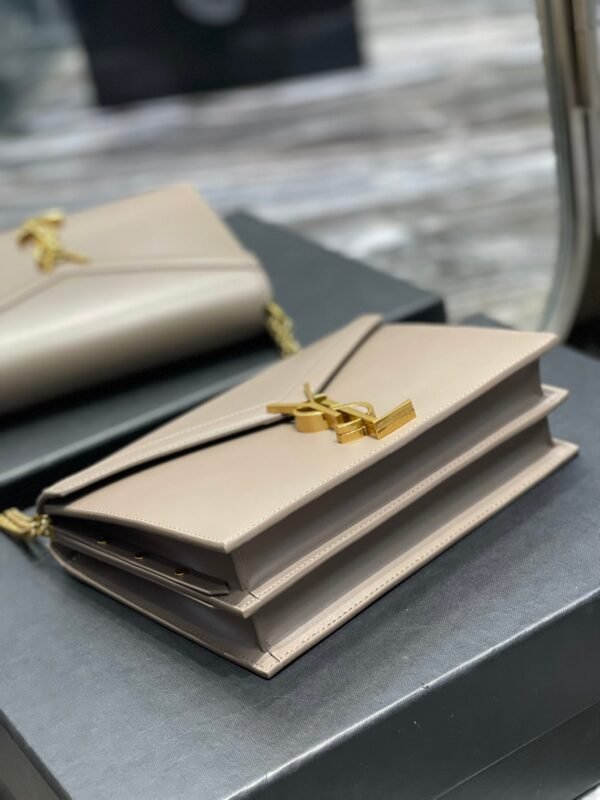 ab7d8819 YSSL Cassandra Medium Chain Bag In Grain De Poudre Embossed For Women 8.6in/22cm YSL