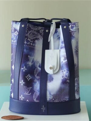 LV Randonee Messenger Monogram Stripes Blue For Men, Bags, Shoulder And Crossbody Bags 10.4in/26cm LV?