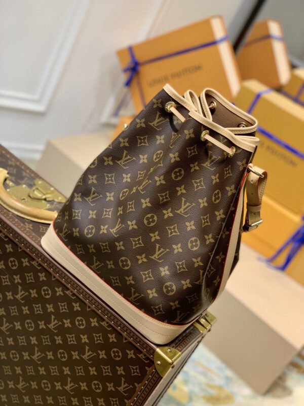 LV No¨¦ Bucket Bag Monogram Canvas For Women,  Shoulder Bags 13.4in/36cm LV M42224