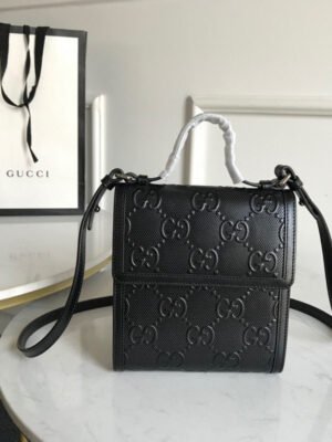 gg Embossed Messenger Bag Black gg Embossed For Men 8.1in/20.5cm gg 625782 1W3AN 1000465