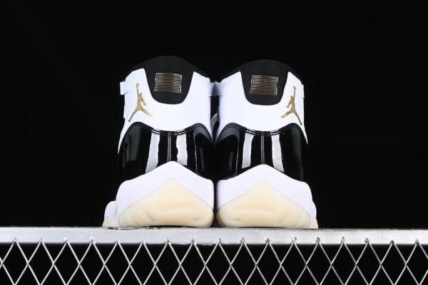 AIR JORDAN 11 DMP WHITE/BLACK/GOLD