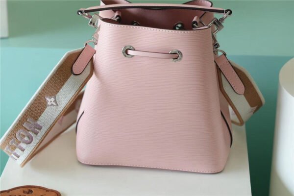 LV NeoNoe BB Epi Beige For Women,  Shoulder And Crossbody Bags 7.9in/20cm LV?