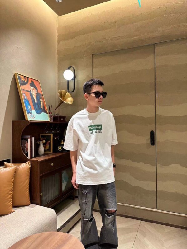 be2ed3b1 Balenciaga T-Shirt - Berlin Graphic