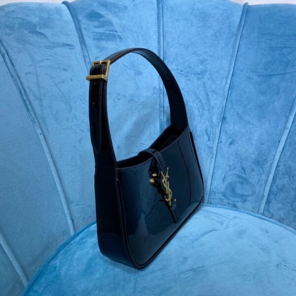 YSSL Le 5 ¨¤ 7 Hobo Bag In Smooth Noir For Women 9in/23cm YSL 6572280UF0W1000