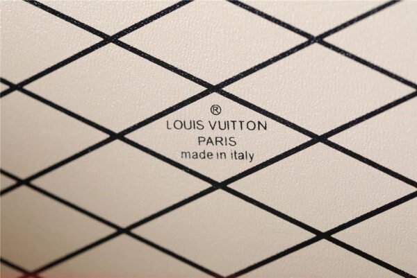 LV Petite Malle Epi Black/Red For Women,  Shoulder And Crossbody Bags 7.9in/20cm LV?