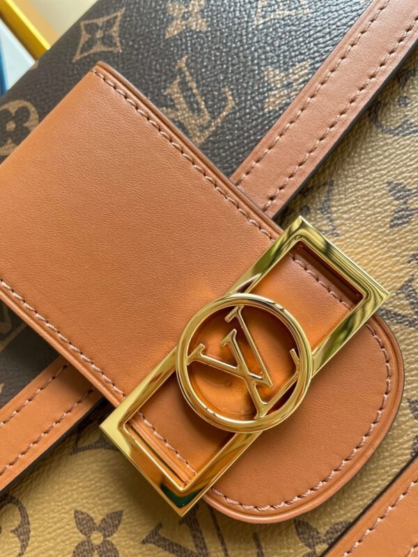 LV Dauphine MM Monogram And Monogram Reverse Canvas By Nicolas Ghesquière For The Cruise Collection,  Shoulder Bags 25cm LV M45958