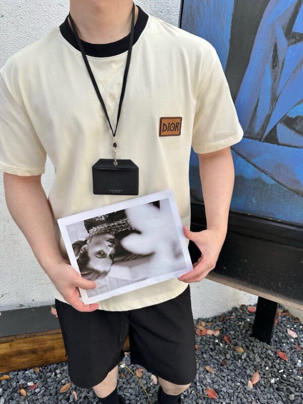 d1b68f2b_ffccbab6-9b39-4a78-ad40-0f64a382d3bd Dior Cream T-Shirt with Black Trim