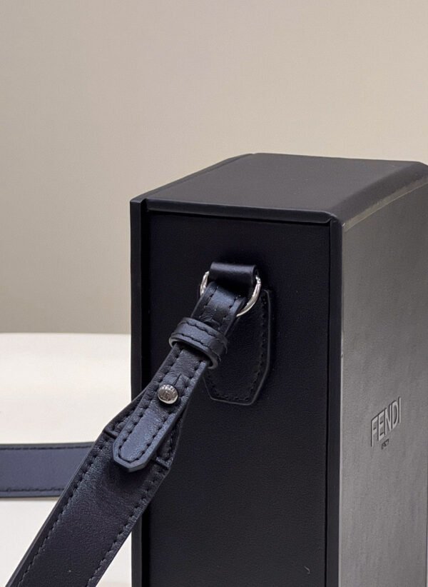 FI Vertical Box Black RM 6,400 Bag For Woman 17cm/6.5in 7VA519AFB3F1Z35