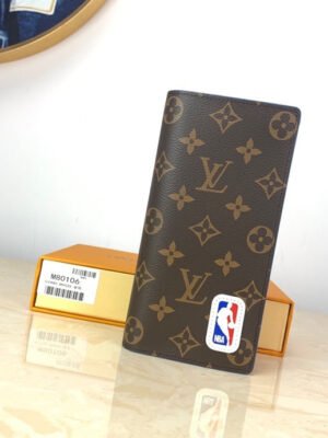 LV Damier Graphite Wallet 19cm Brown