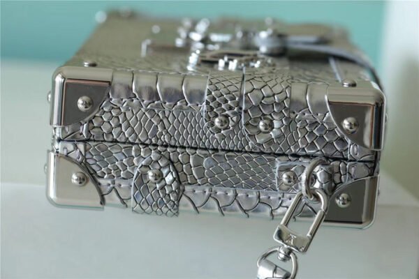 LV Petite Malle High Shiny Alligator Silver For Women,  Shoulder And Crossbody Bags 7.9in/20cm LV?