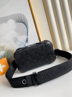 LV Horizon Clutch Taurillon Monogram Black For Men, Bags, Shoulder And Crossbody Bags 8.3in/21cm LV M20439