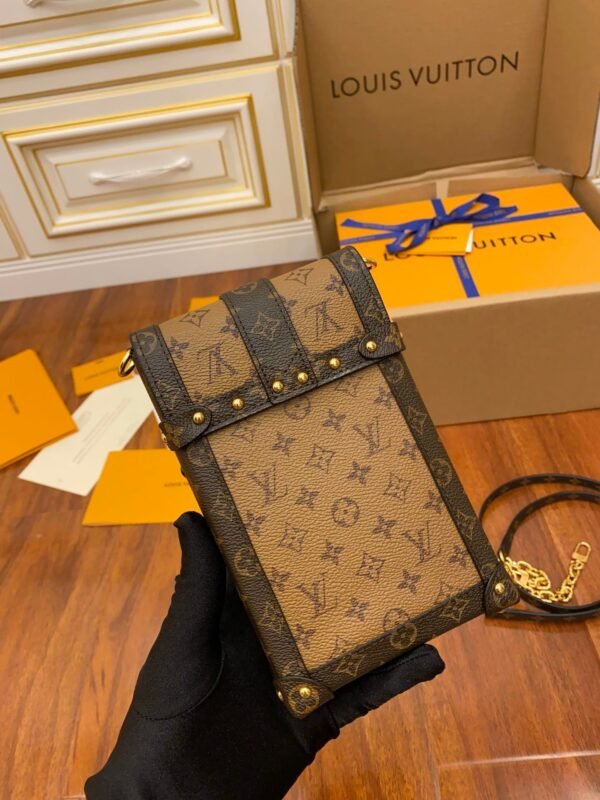 f17d8933 LV Pochette Trunk Verticale Monogram Reverse With Monogram Canvas For Women, WoChain Wallet 6.9in/18cm LV M67873