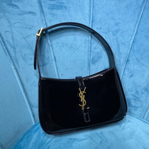 YSSL Le 5 ¨¤ 7 Hobo Bag In Smooth Noir For Women 9in/23cm YSL 6572280UF0W1000