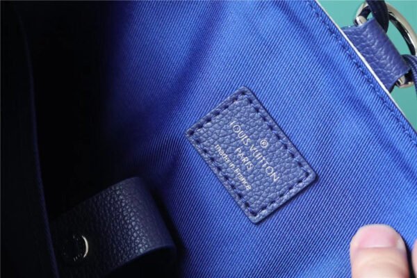 LV Randonee Messenger Monogram Stripes Blue For Men, Bags, Shoulder And Crossbody Bags 10.4in/26cm LV?