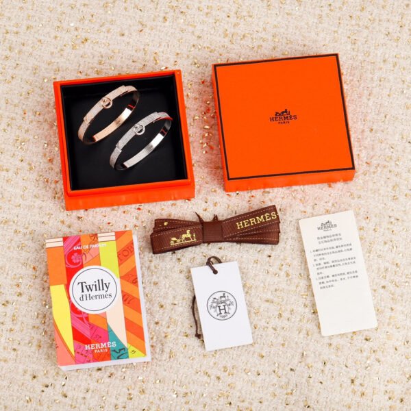 18K Collier De Chien Diamond H Bracelet