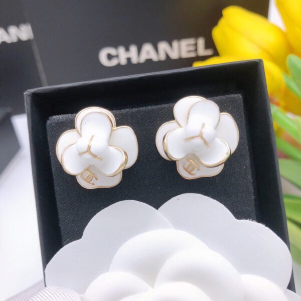 18K CC Flower Pearl Earrings
