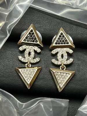 18K CC Triangle Diamonds Earrings