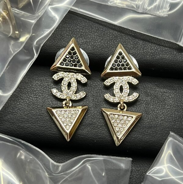 18K CC Triangle Diamonds Earrings