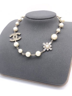 18K CC Flower Pearls Chain Necklace