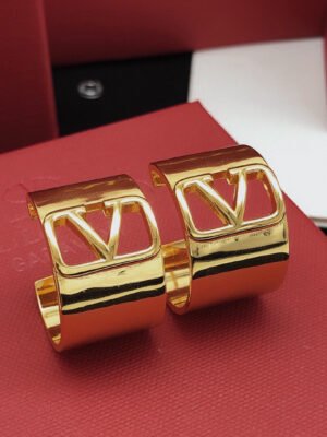 18K Vlogo Cuff Earrings
