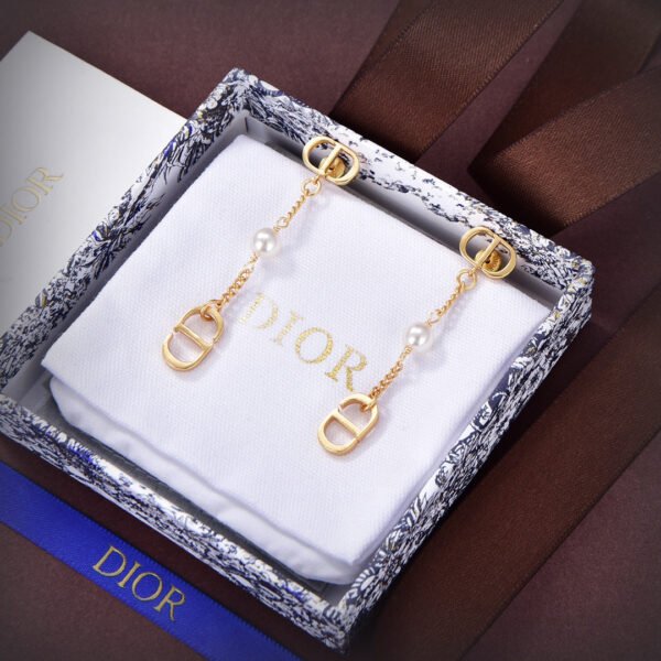 18K CD 30 Montaigne Earrings