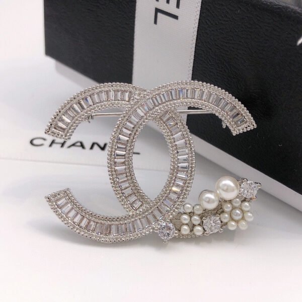18K CC Star Crystals Brooch