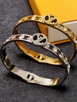 18K Louis Gold Bracelet