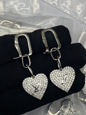 18k Louis Diamond Heart Earrings