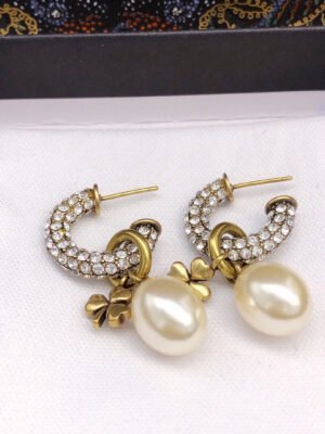 18K CD March Grass Pearl Crystals Earrings