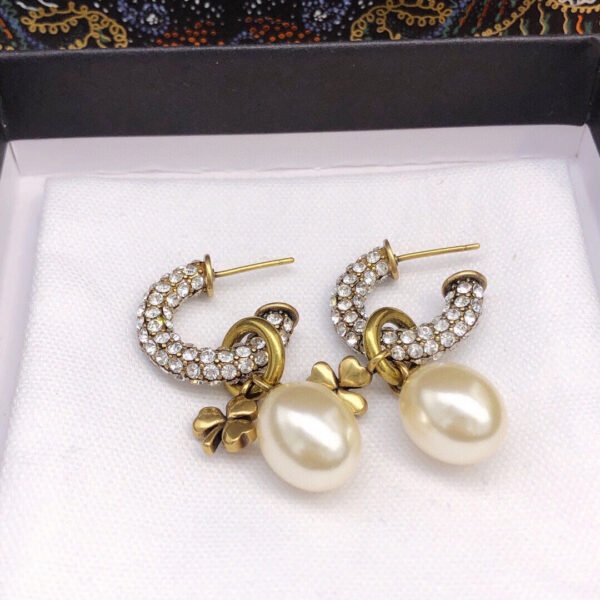 18K CD March Grass Pearl Crystals Earrings