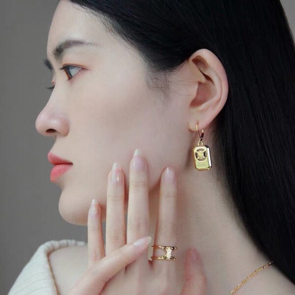 18K Triomphe Square Hoops Earrings