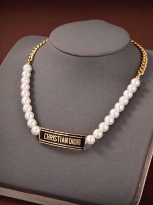 18K CD 30 Montaigne Necklace