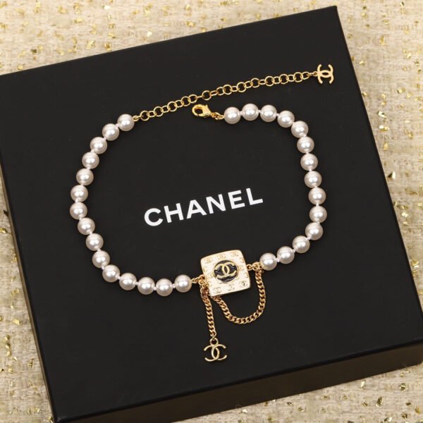 18K CC Pearls Choker Necklace
