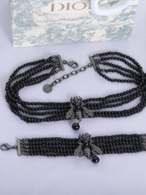 18K CD Bee Black Pearls Chain Necklace
