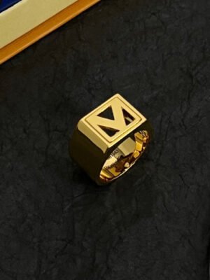 18K Louis Vintage Ring