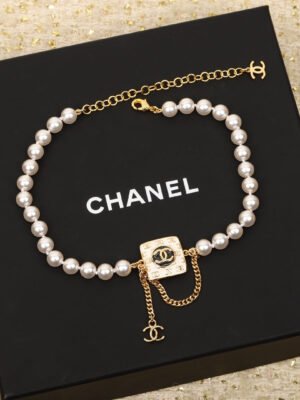 18K Pearls Choker Necklace